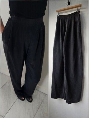 Jack Mulqueen Vtg. Featherweight Silk One Button Side Closure Pleated Peg Pants